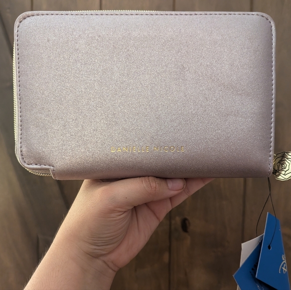 Danielle Nicole Chip Wallet - Picture 2 of 4